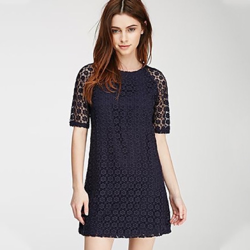 NAVY FLORAL CROCHET DRESS (ELBOW SLEEVE)